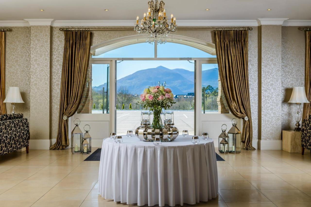 Killarney Oaks Hotel ภายนอก รูปภาพ