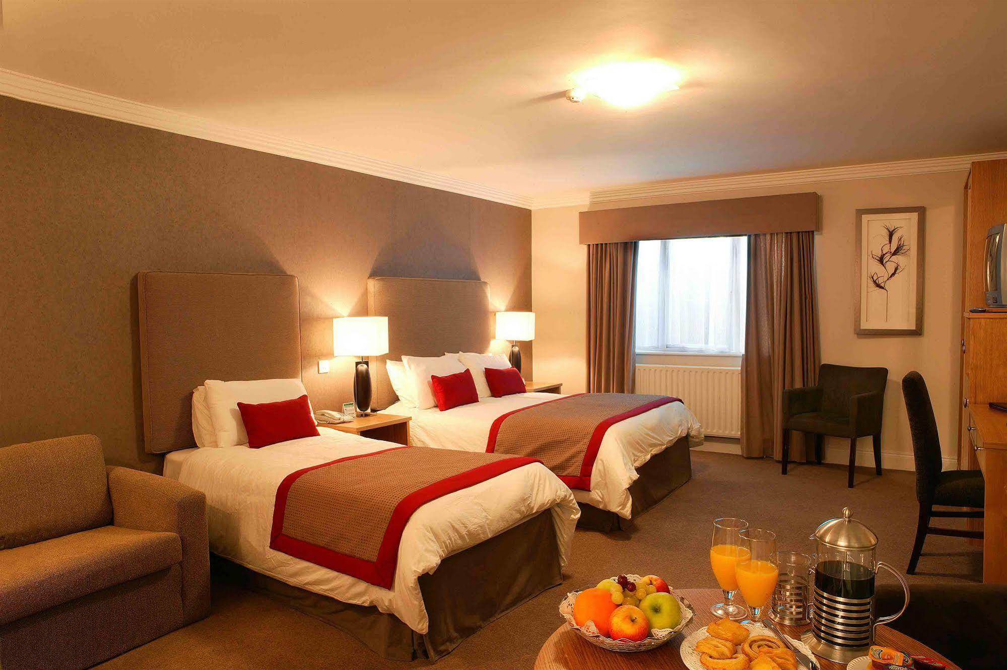 Killarney Oaks Hotel ภายนอก รูปภาพ