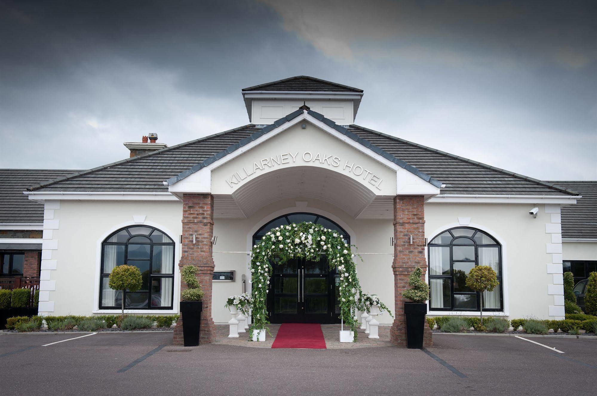 Killarney Oaks Hotel ภายนอก รูปภาพ